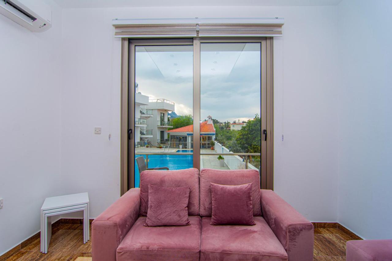 Metin Houses Кирения Экстерьер фото
