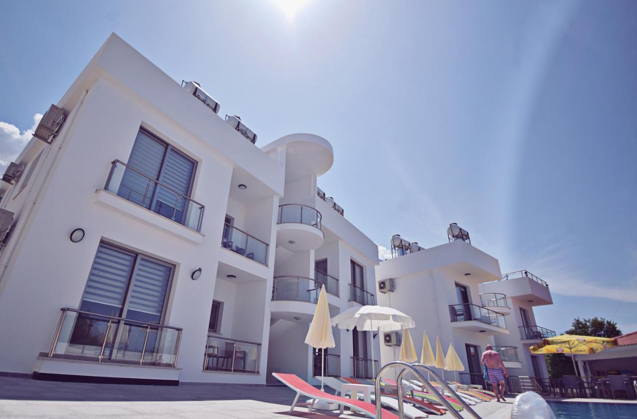 Metin Houses Кирения Экстерьер фото