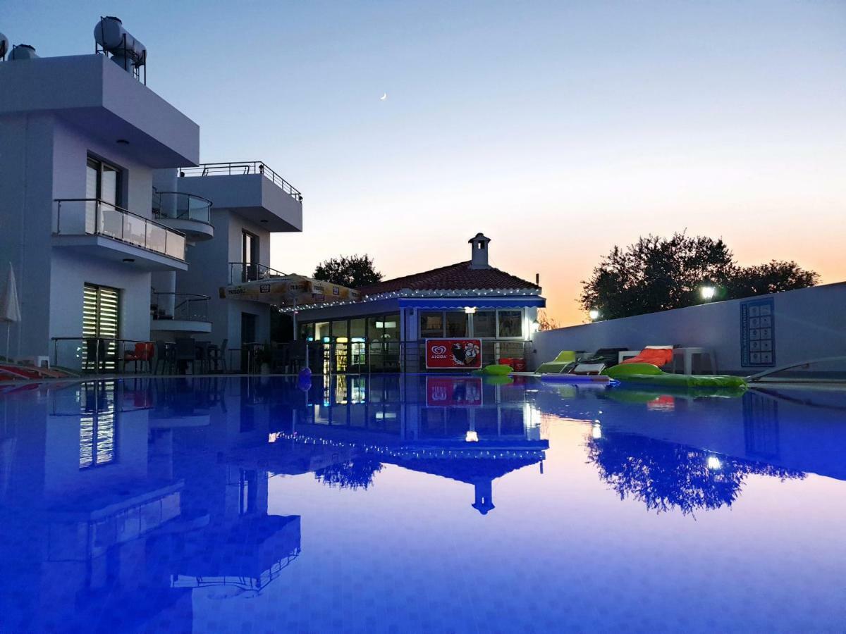 Metin Houses Кирения Экстерьер фото